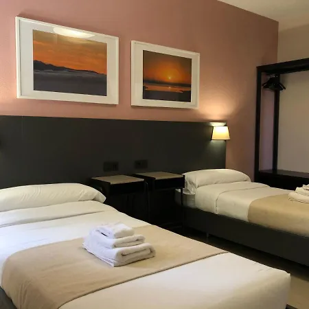 Hotel 8 Islas *